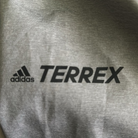 ➡️ ADIDAS Woman’s Lg Climate Proof Terrex Hooded Lightweight Gray Jacket. - Picture 9 of 9